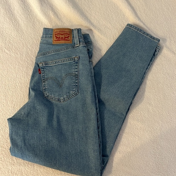 BRAND NEW LEVIS HIGH WAISTED MOM JEAN 26W - Picture 5 of 5